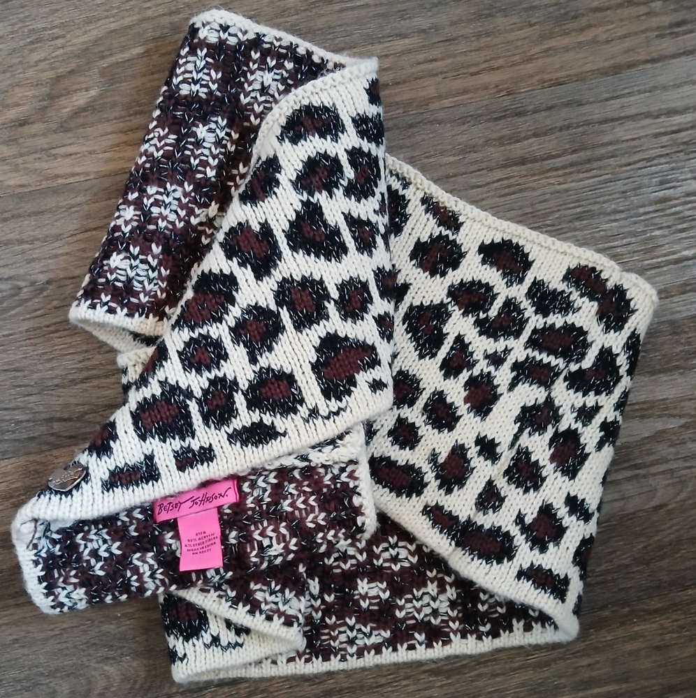 Betsey Johnson Knit Leopard Print Infinity Scarf.